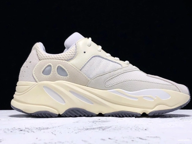 Yeezy Boost Adidas 700 Analog EG7596 1030